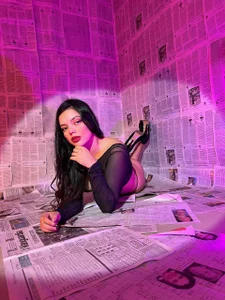 Newsprint 😈 de ViolettaRousee_  8 Imagens