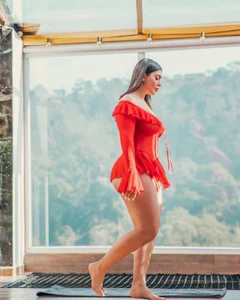 zui_lu I have so many photos with my beautiful red dress Pic 2