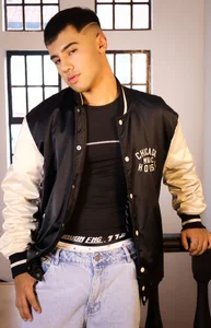 Adam-Green Public  4. fénykép