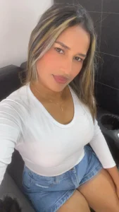 LilyAdams_ Public Pic 3