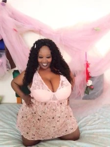 BUSTYDEE Public Pic 8