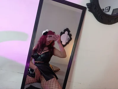 Leah_cherry 🖤 Just me 💋 Pic 2