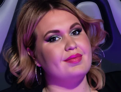 HotTiffani eat with me? Pic 2