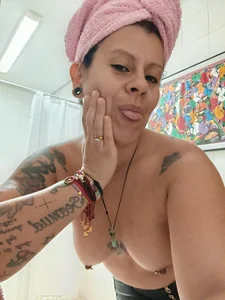 zoe-rojo Volvere รูป  5