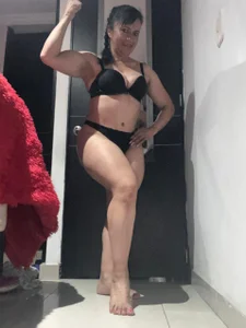 Zdjęcia clara_heat Dark, safe… unforgettable 🖤: 