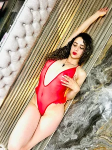 Kaely-Hot- Public зображення 3