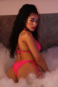 danna_berlin_ Fire in water 🔥💦💋 Pic 3