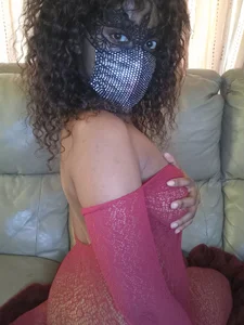 NiaAmour Public Pic 4