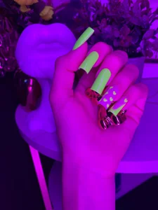 Mollyinyourmind my favorite nail color😍 Pic