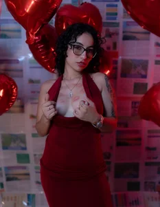 sarah_sluty Happy valentine day🌹 Pic 2