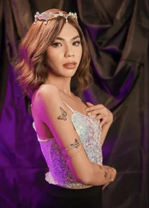 EVA_FOXTER Public Foto