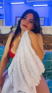 lesbian_Leslie_y_Alizon LESLIE Pic 2