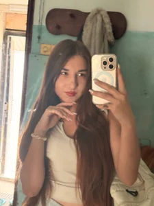 JackieWebb Drop a 🖤 for the first one or a 👅 for the second Pic 2