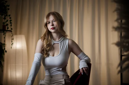 LynetHakes hot photo shoot Pic 6