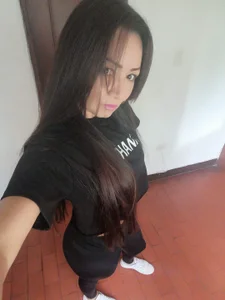 Sharomlove Public Pic 3