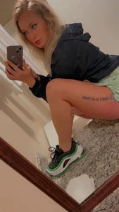 Milf-N-Kookies: Just me ( 3 фото)