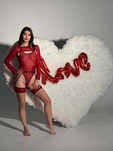 RussianGirls_ valentine's day 🩷  5টি ছবি