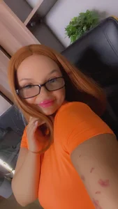 CelesteBailey: Velma from Scooby Doo🤫🤭 ( 4 фото)