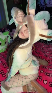 Leafeon🍃 // POKEMON COSPLAY de BlaizeyBBy  9 photos