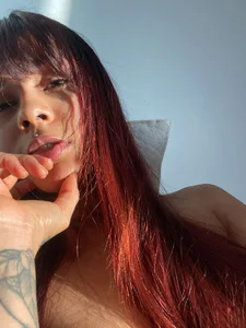 tiana_cruz quiet in my room Pic 9