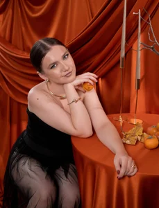 LessySmith: Glamor style ( 4 фото)