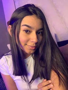 AlyssaRay Your sweet little face 🤍🦋 圖片