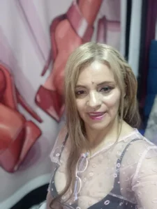 Galia_Mature Public Pic 7