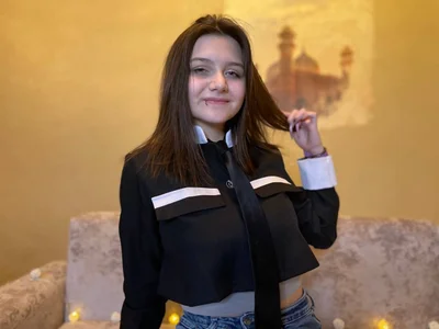 xxxnaughtyfoxyxxx sit next to me Pic 6