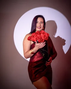 ada_mclaine A gift with love зображення 3