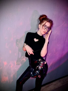 AmyFoxy Public Pic 8