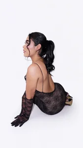 Roxana_gomezz MY #ONE FAN IS ME.👠🖤 Foto 3