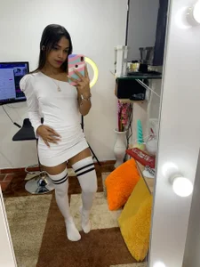 HelenVidal@xh Public Pic 6