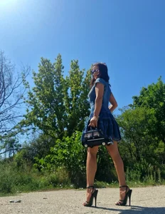 Lissabeta Domina heels on street Immagine  3