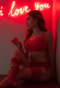 Burn It Up 🔥🧨 od JulieLupo  7 snímek