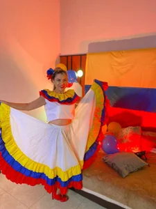 GraceElizabeth_ Come do a cultural exchange with me. Pic 2