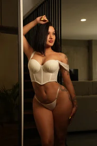 Lotie_Cox White Temptation Pic