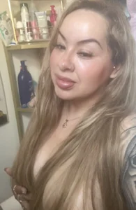 Honey_lips69 Public - {count, plural, one {תמונה אחת} two {שתי תמונות} many {# תמונות} other {# תמונות}}