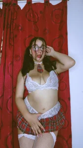 _nicolesweet Use my body however you want… I’m yours to fuck 😈 Foto 6
