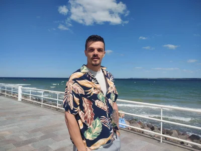 DonyBrown Public зображення