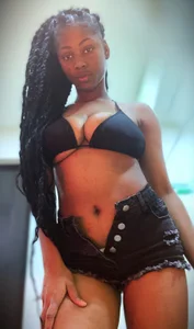 KiaraVixen Public Pic 3