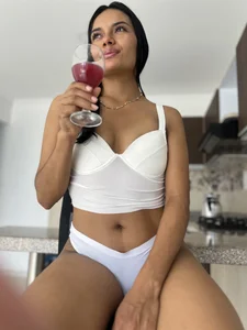 LYA_SWEETX My free day🍷💋💋 Pic