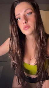 new chick de 2playforeplay  3 photos