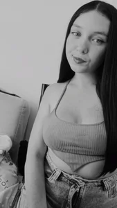Stefany_pink10 Public Pic 3