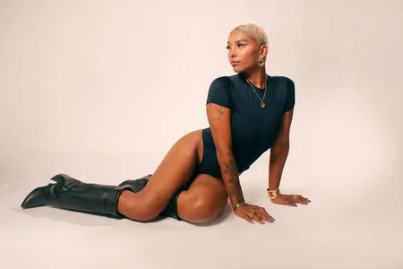 LeidyNova Public Pic 3