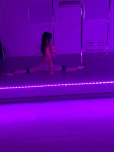 LuisaSin the curves of my body Pic 3