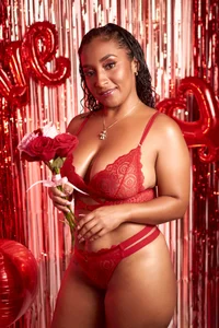 KateVenegas San Valentine 💋🥰 Immagine  3