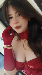 EllyMiller Public Foto