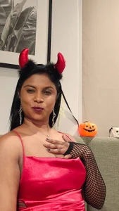 Sensual_indian7のLeia Sensual Halloweenの 6枚の写真