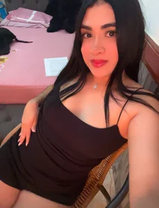 Giselslut_ Public Immagine  5