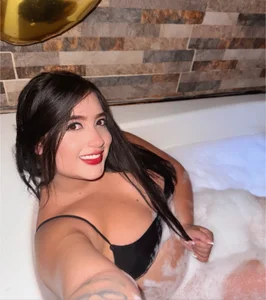 Emiily_Moore1 Public Gambar 9